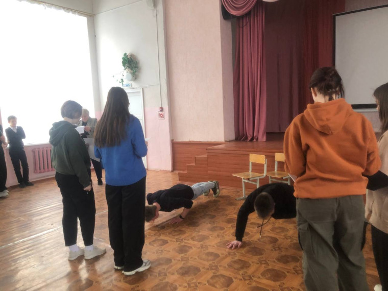 23 февраля в 8х классах.